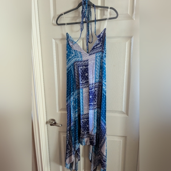 Bandana print halter dress - Picture 7 of 8